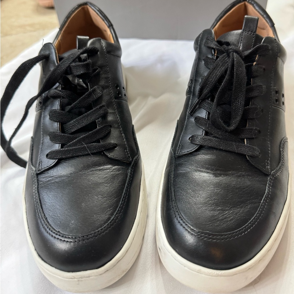 Vionic Black Leather Women's Sneakers